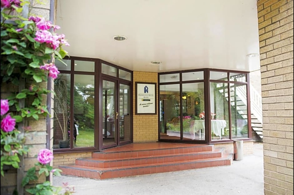 OYO Paddington House Hotel